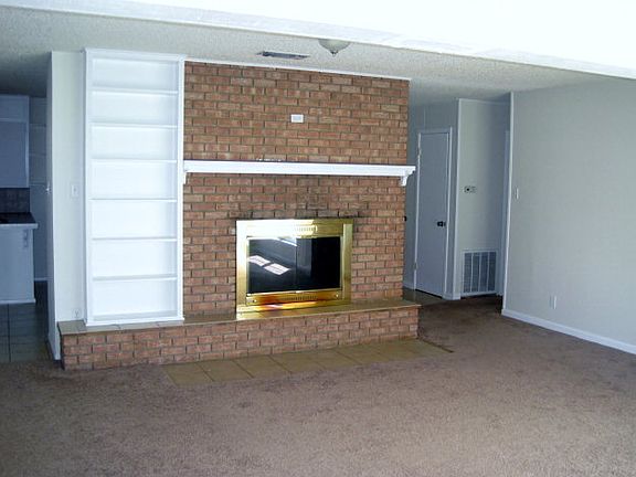 4th image of 542 Sunset Dr