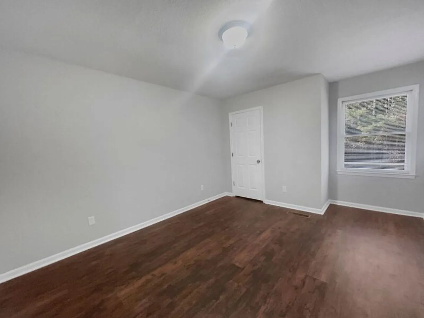 3414 Kensington Ct — Photo 3