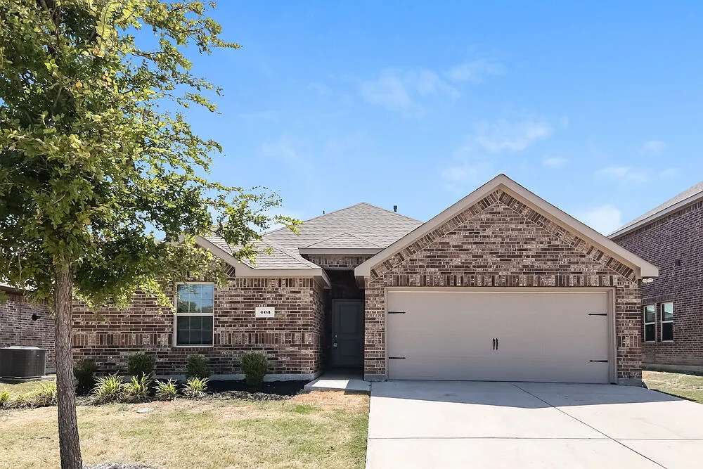 3 bed, 2.0 bath, 1454 sqft, $2,075 — Photo 1