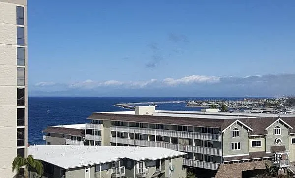 Seaview Apartments — Photo 4