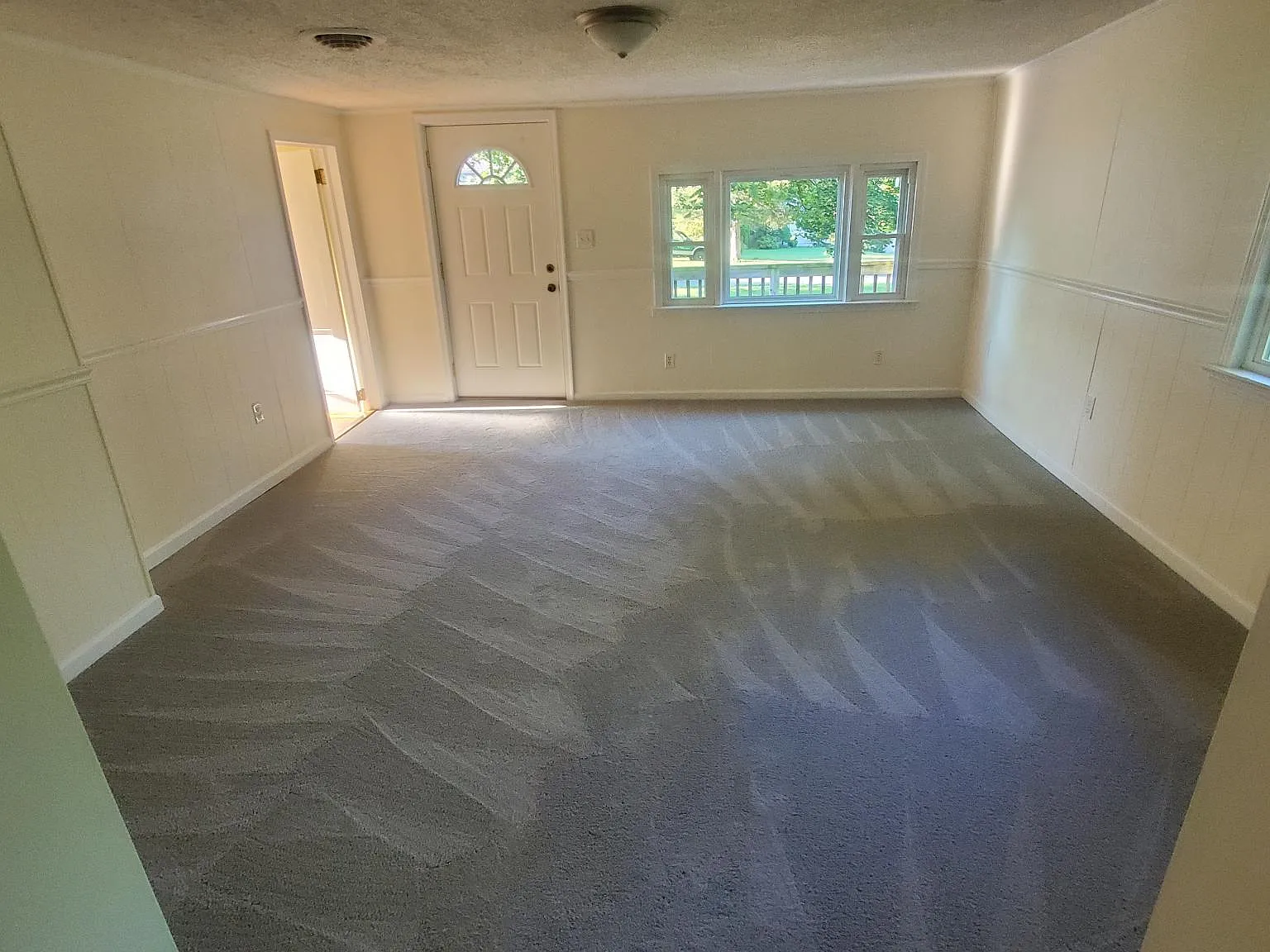 3 bed, 1234 sqft, $1,500 — Photo 2