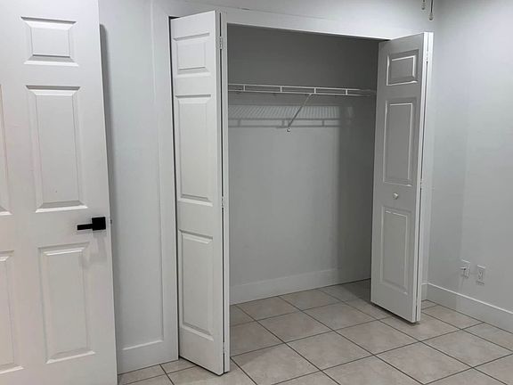 5th image of 5480 16th Pl SW APT 207