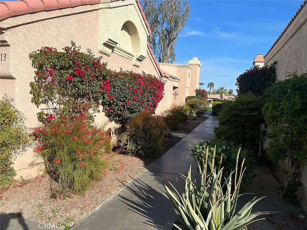 3 bed, 2.5 bath, 1704 sqft, $4,500 — Photo 4