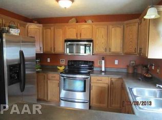 2114 Cody Dr, Eureka, IL