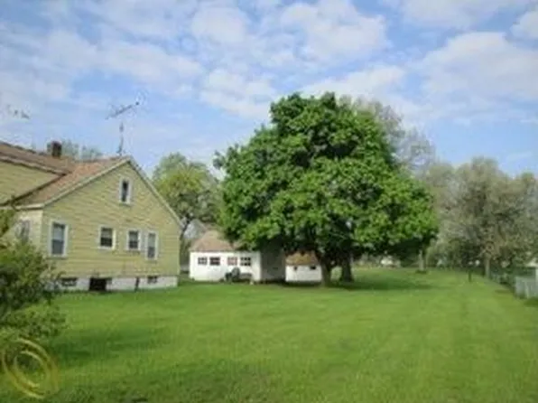 800 Merritt Ave, Lake Orion, MI 48362