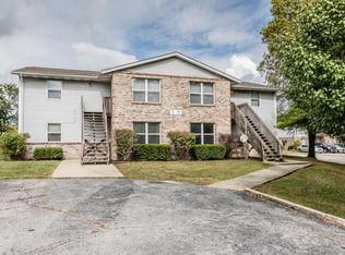 31 Hillside Ln, Belleville, IL 62223