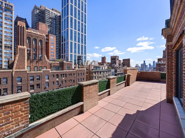 410 East 57th Street image 1 of 11