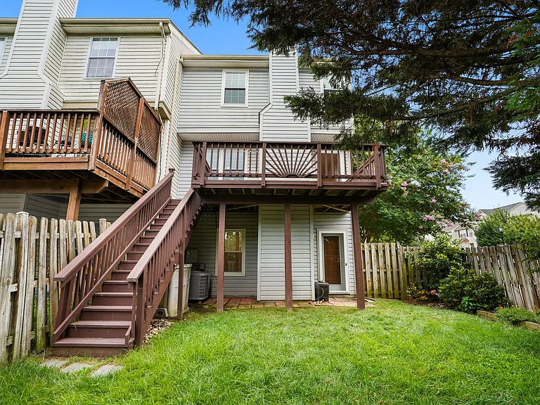 423 McDaniel Dr — Photo 37