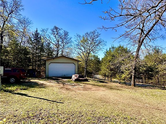 2nd image of 9 Marion Country #2039