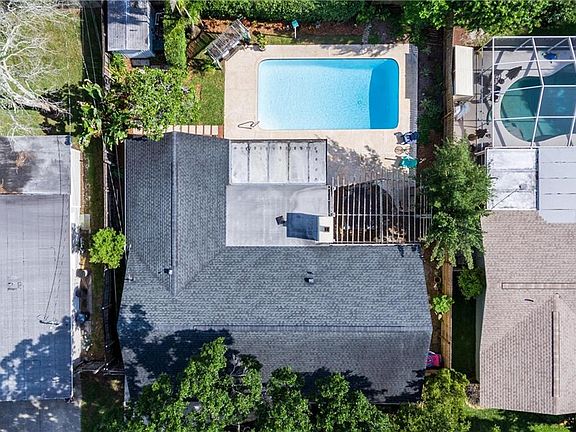 3rd image of 1625 Cambridge Dr