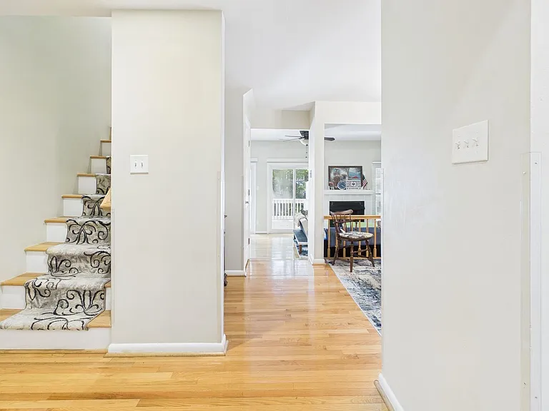 4905 Long Shadow Dr — Photo 6