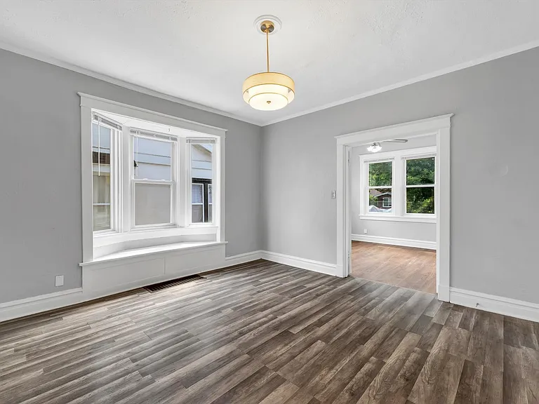 1223 Gruner Pl — Photo 22