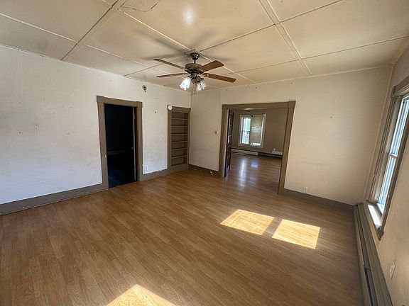3rd image of 16 Laurel Ave APT 1