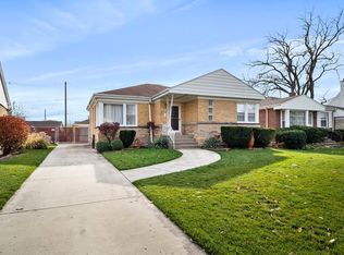 499 Longcommon Rd, Riverside, IL 60546