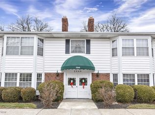 2948 Pease Dr APT 204, Rocky River, OH
