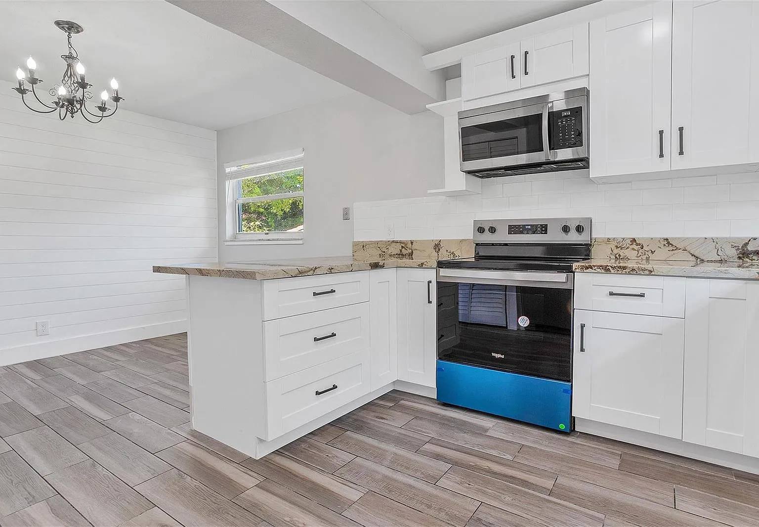 3 bed, 1304 sqft, $2,900 — Photo 3