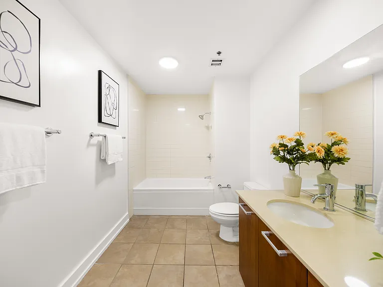 645 W 9th St #303 — Photo 11