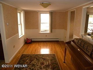 3rd image of 1441 Oakes Ave