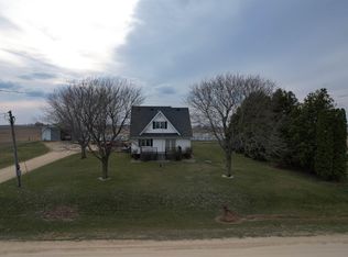 18623 Stone Bridge Rd, Monticello, IA 52310