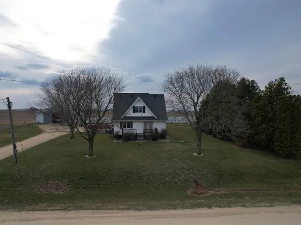 18623 Stone Bridge Rd, Monticello, IA 52310
