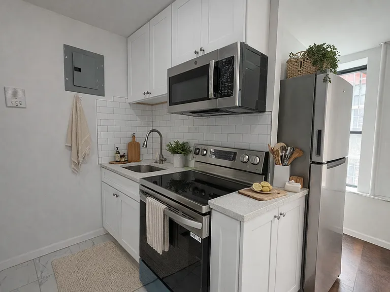 390 Broome St #4 — Photo 3