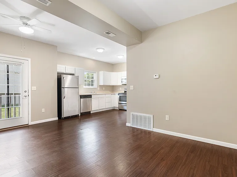 Stonegate Village Apartments — Photo 30