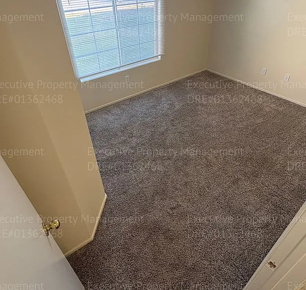 524 Sunset Meadow Ln — Photo 32