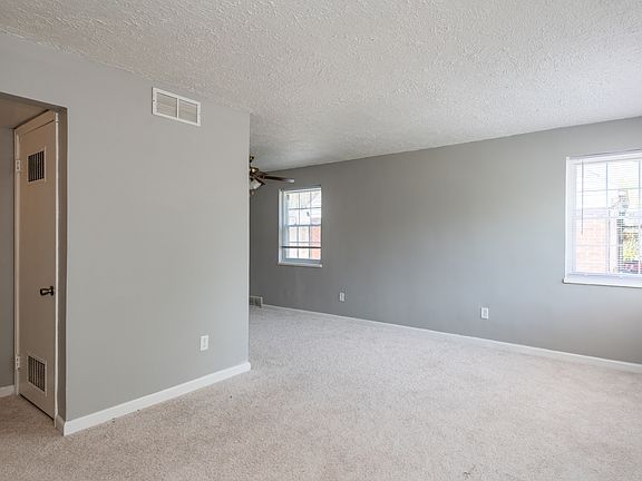 3rd image of 1451 Pershing Blvd