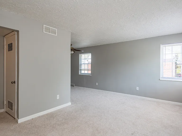 1451 Pershing Blvd — Photo 3