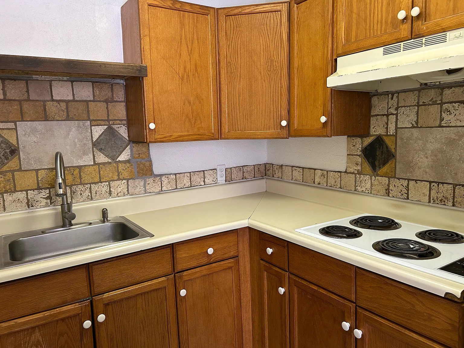 Studio, $895 — Photo 4