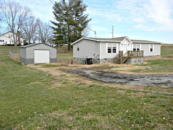 3rd image of 304 Summit Dr