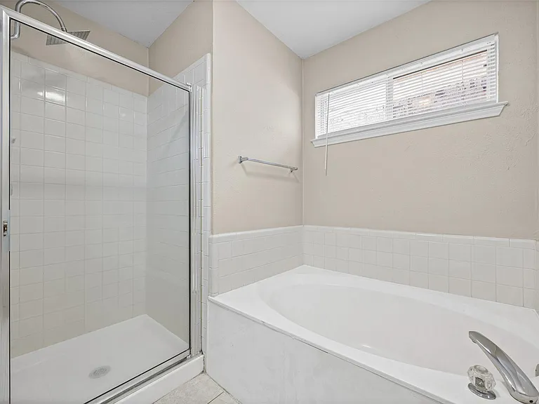 2432 Roundabout Ln — Photo 15