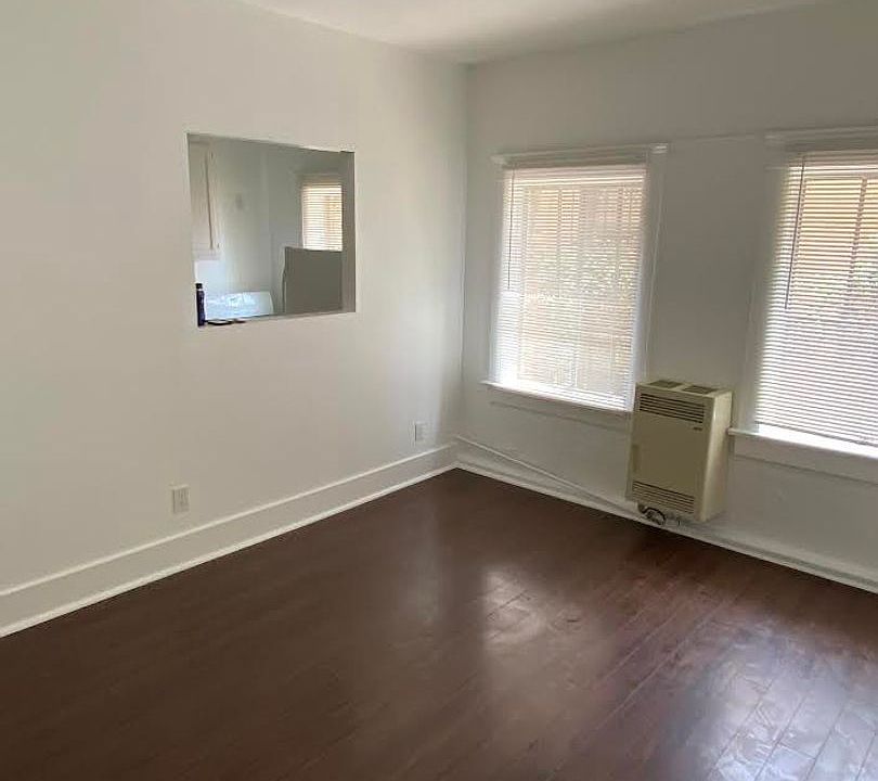1st image of 1628 W 12th St APT 106
