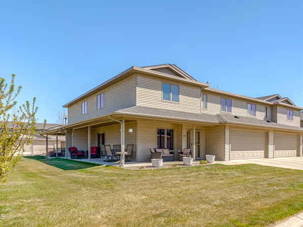 824 Compass Ln, Bismarck, ND 58504