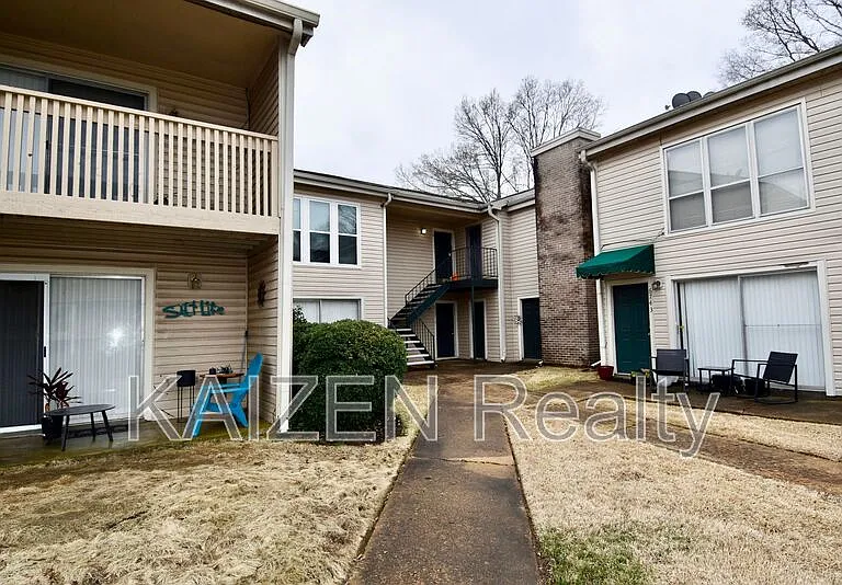 6747 Quail Hollow Ct #2 — Photo 1
