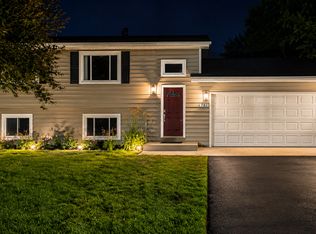 782 Liberty Heights Dr, Chaska, MN 55318
