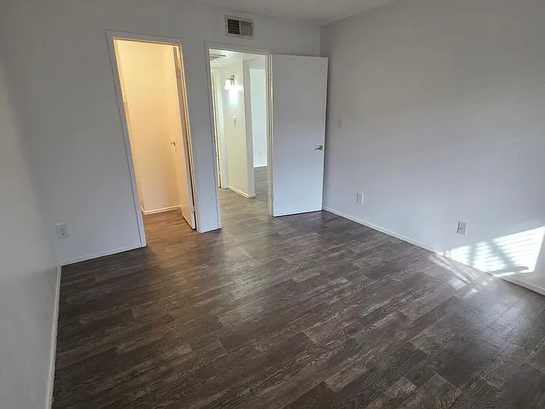 Canyon 35 Apartments — Photo 40