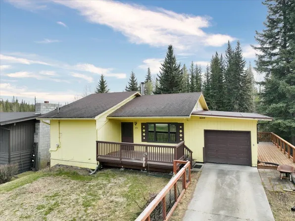 206 Madcap Ln, Fairbanks, AK 99709