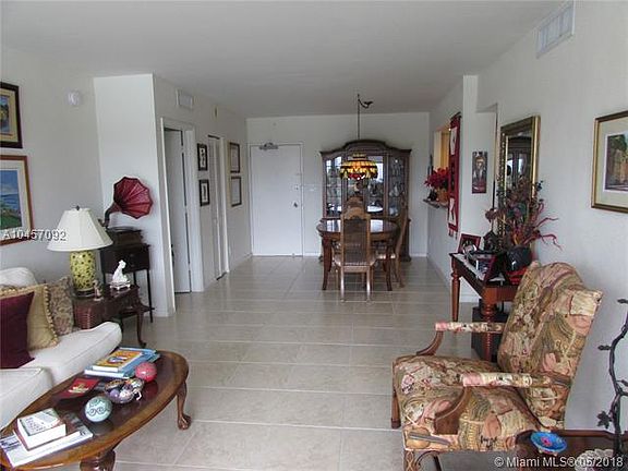 Great views of intracoastal from Millionaire's row-Miami beach