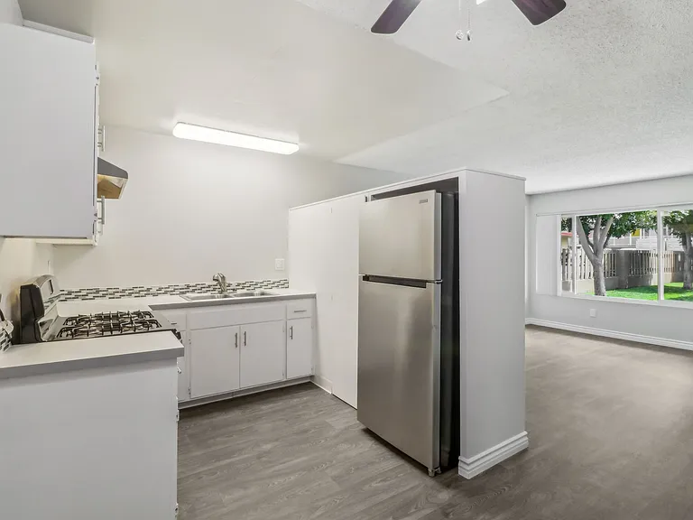 The Atherton Apartments — Photo 11