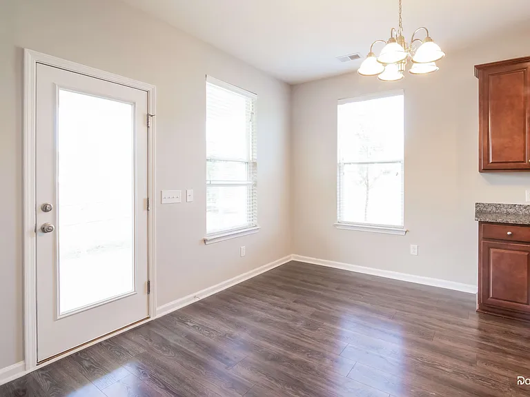 601 Ravens Wood Rd — Photo 8