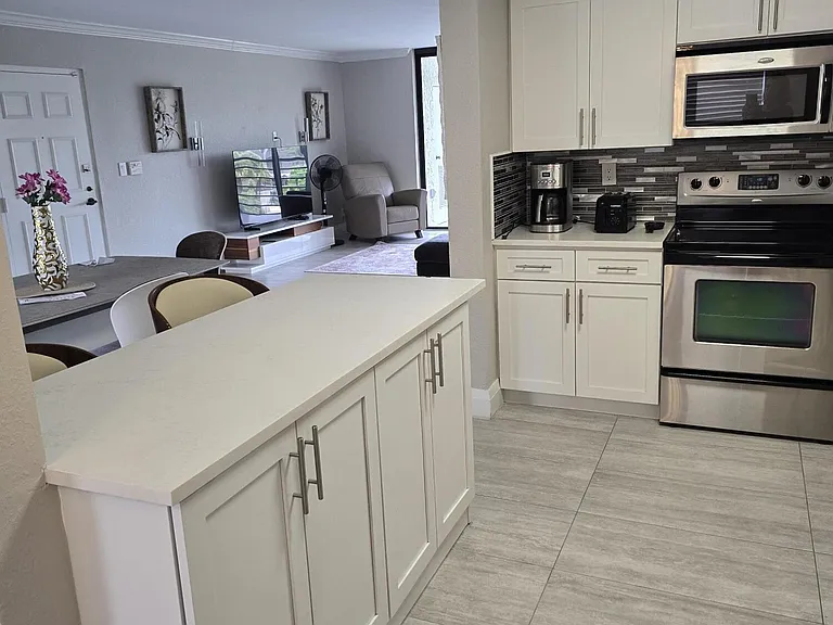 7580 Regency Lake Dr #402 — Photo 6