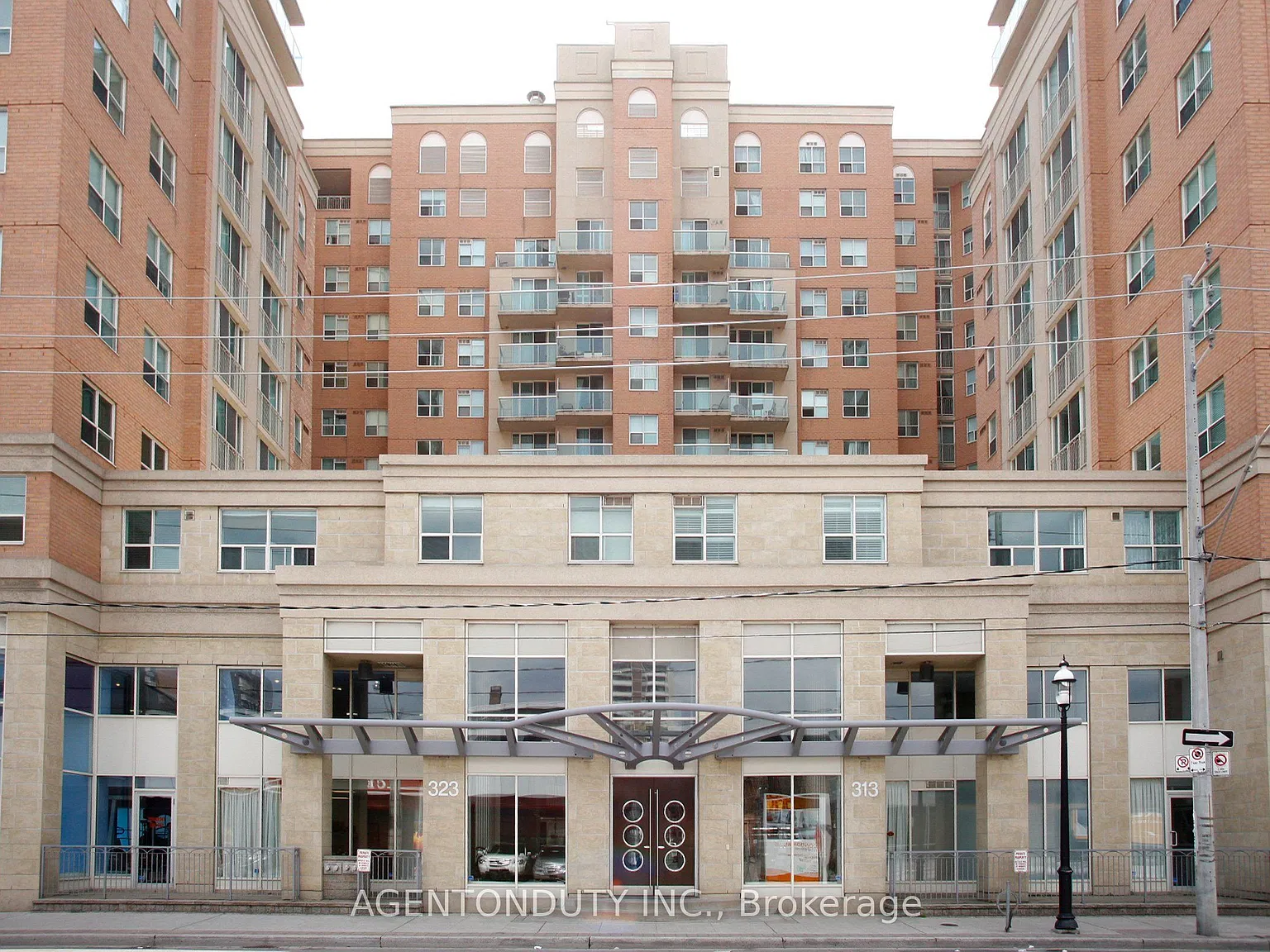 The Richmond Condos — Photo 2