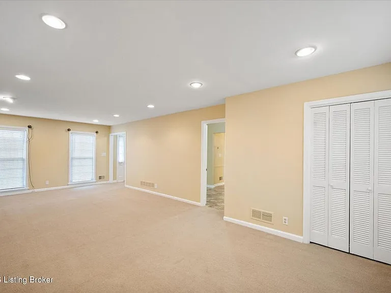 9903 Welshpool Ct — Photo 25