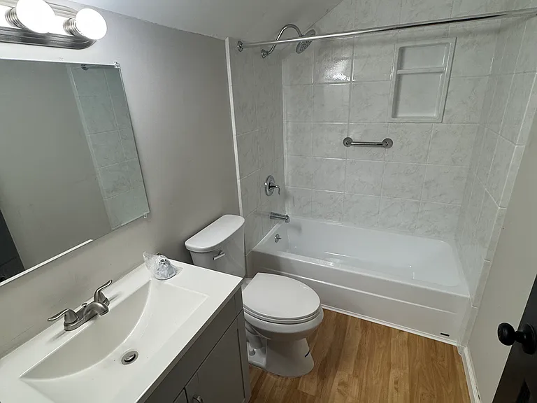 2026 Remodeled Full bath