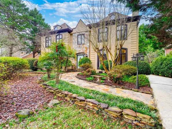 117 N Brackenbury Ln, Charlotte, NC 28270