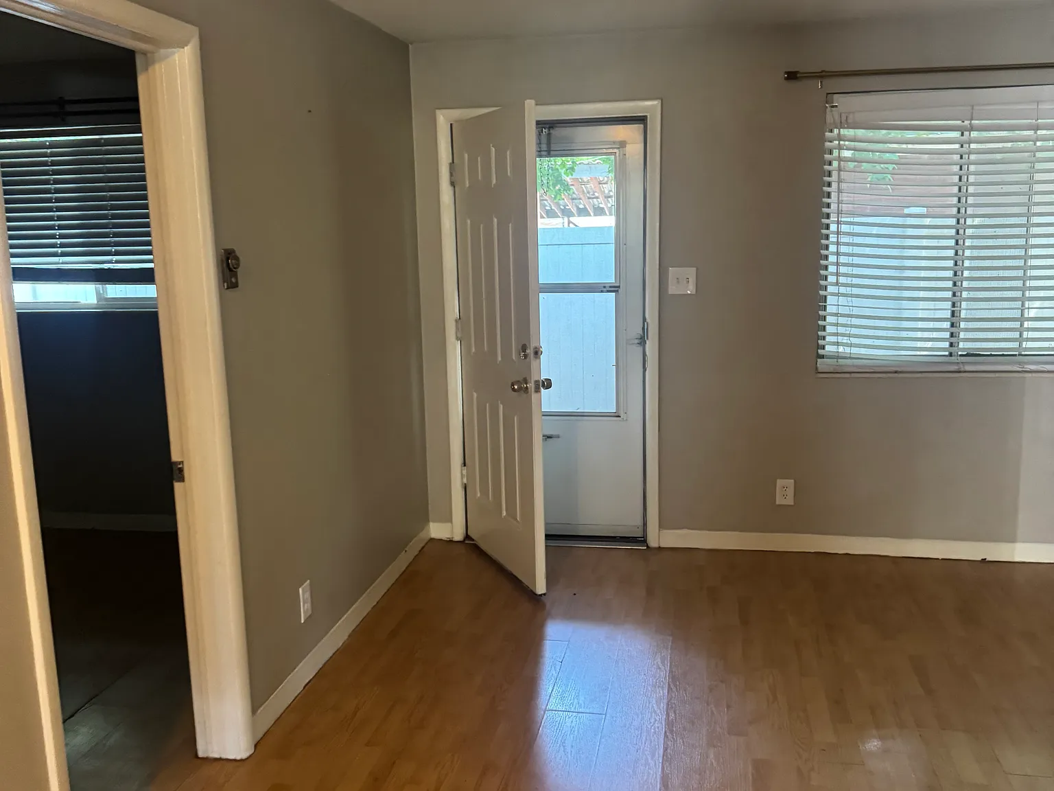2 bed, 1100 sqft, $1,550 — Photo 3