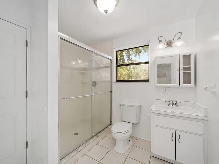 12136 SW 41st Pl — Photo 8