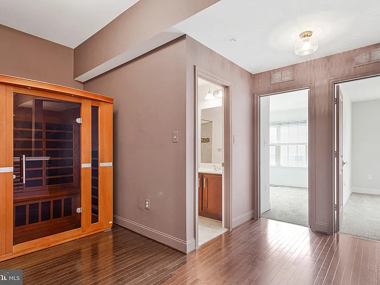703 Skippers Ln — Photo 38