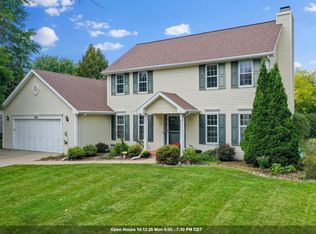 1757 Sunnyside Ln, De Pere, WI 54115